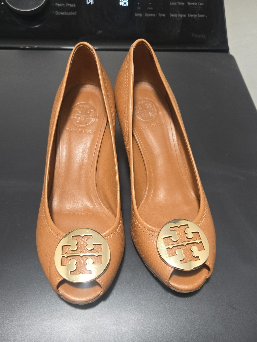 Tory Burch Cognac Leather Peep-Toe Pumps with Gold Logo Medallion